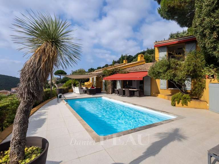 Villa with Sea view Cavalaire-sur-Mer - 5 bedrooms - 200m²
