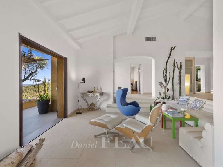 Villa with Sea view Cavalaire-sur-Mer - 5 bedrooms - 200m²