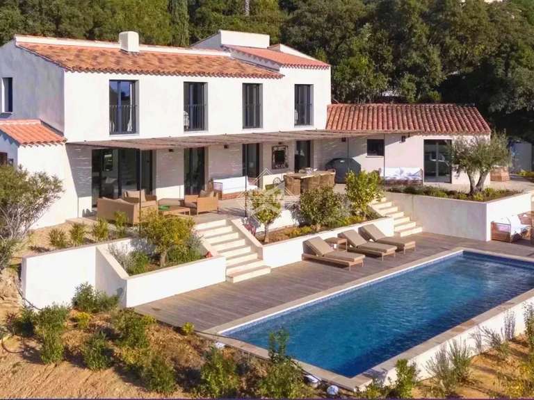 Villa with Sea view Cavalaire-sur-Mer - 4 bedrooms - 200m²