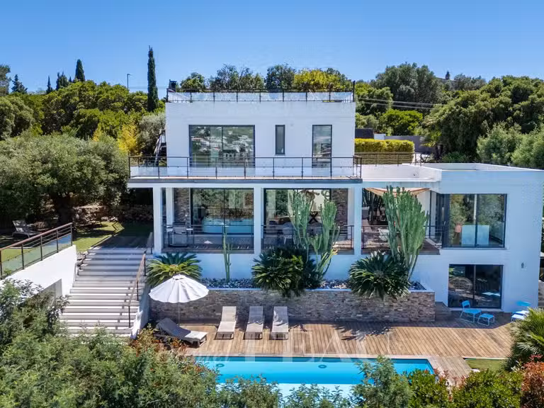 Villa Cavalaire-sur-Mer - 5 chambres - 220m²