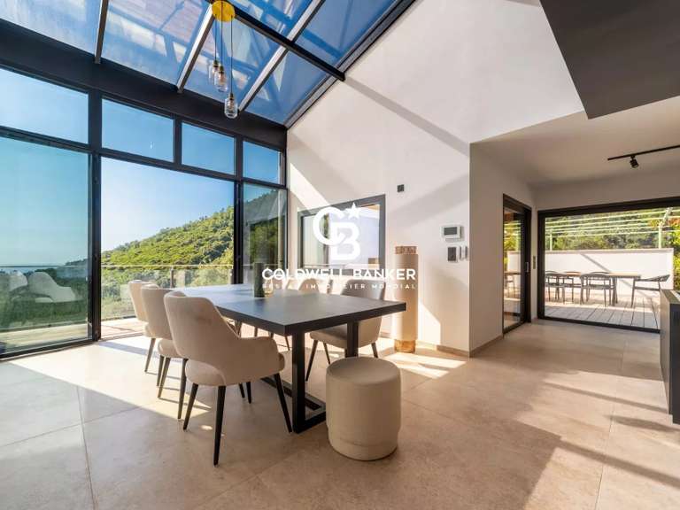 Villa avec Vue sur mer Cavalaire-sur-Mer - 5 chambres - 222m²