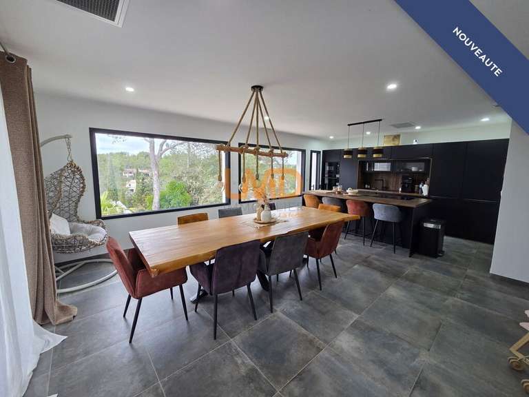 Maison Caveirac - 5 chambres - 163m²