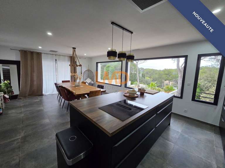 Maison Caveirac - 5 chambres - 163m²