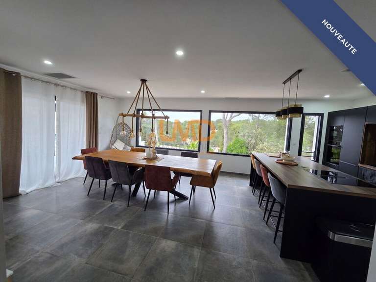 Maison Caveirac - 5 chambres - 163m²