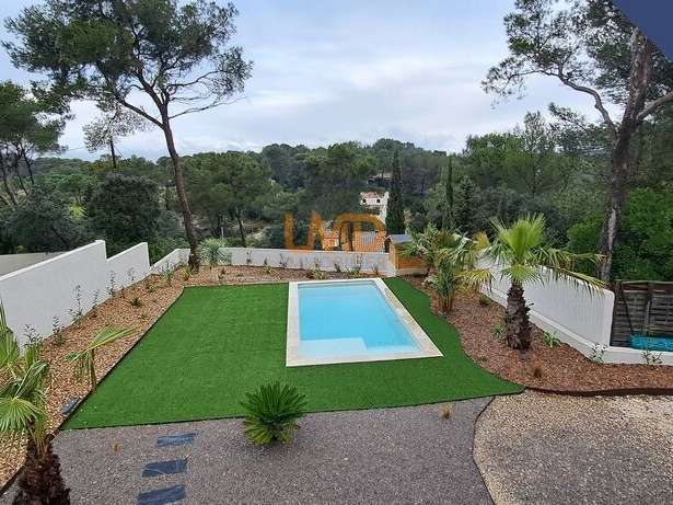 Maison Caveirac - 5 chambres - 163m²