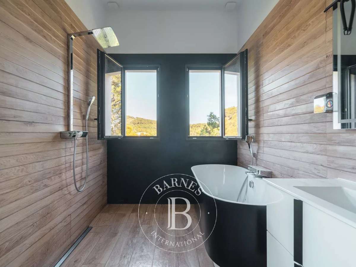 Property Ceyreste