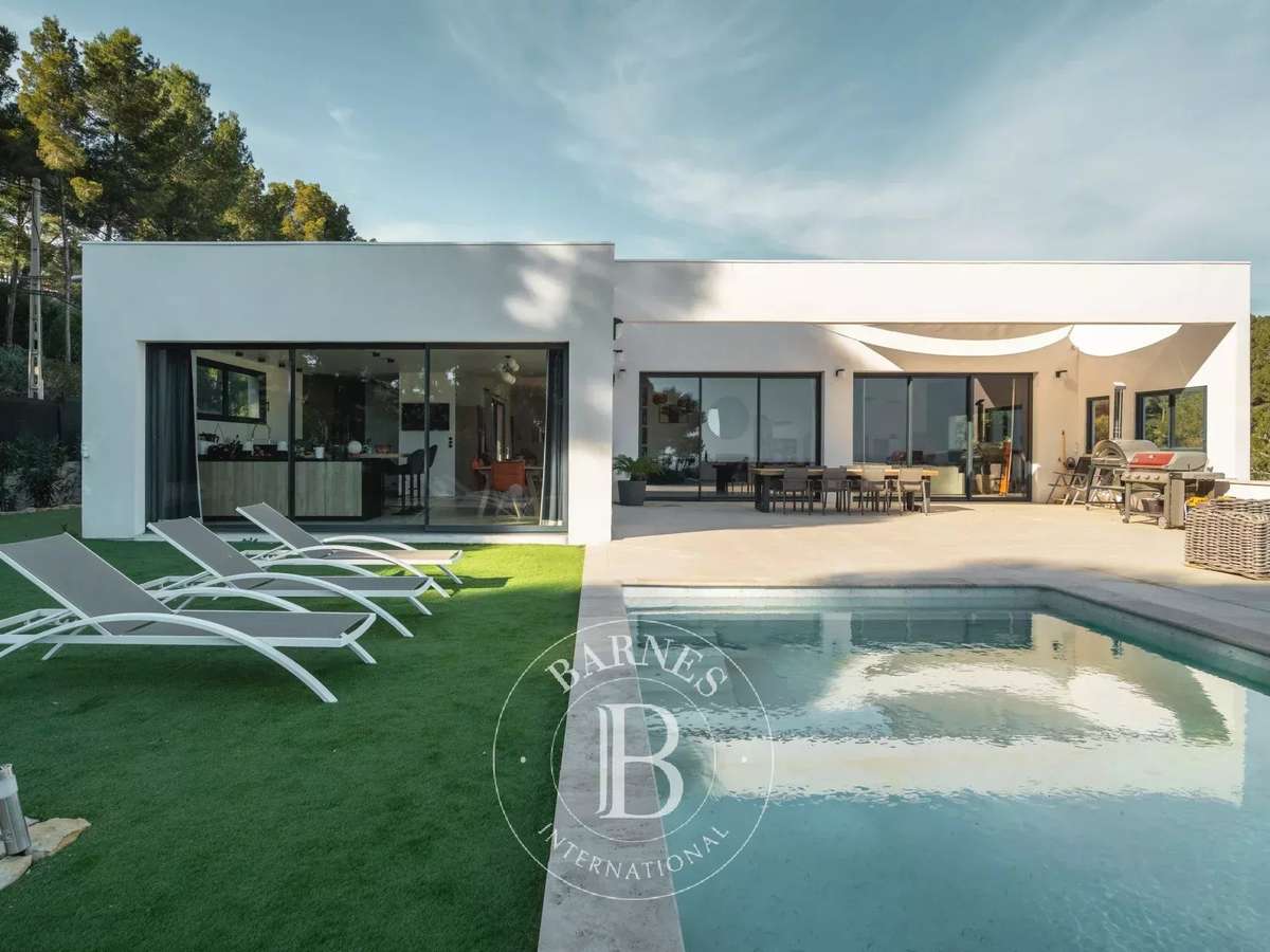 Property Ceyreste