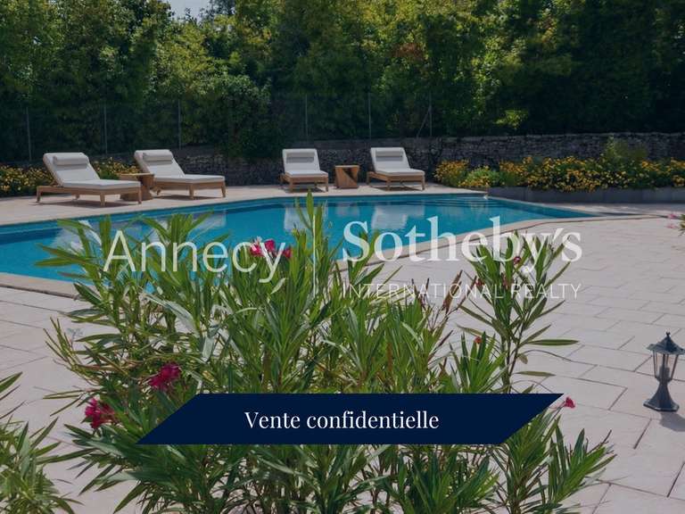 Maison Ceyzérieu - 1 chambre - 157m²