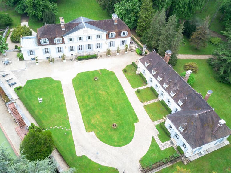 Castle Chablis - 759m²