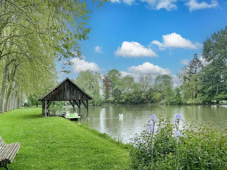 Castle Chablis - 759m²