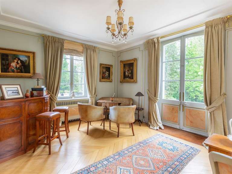 Castle Chablis - 759m²