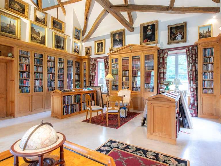 Castle Chablis - 759m²