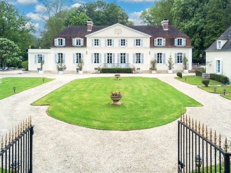 Castle Chablis - 759m²