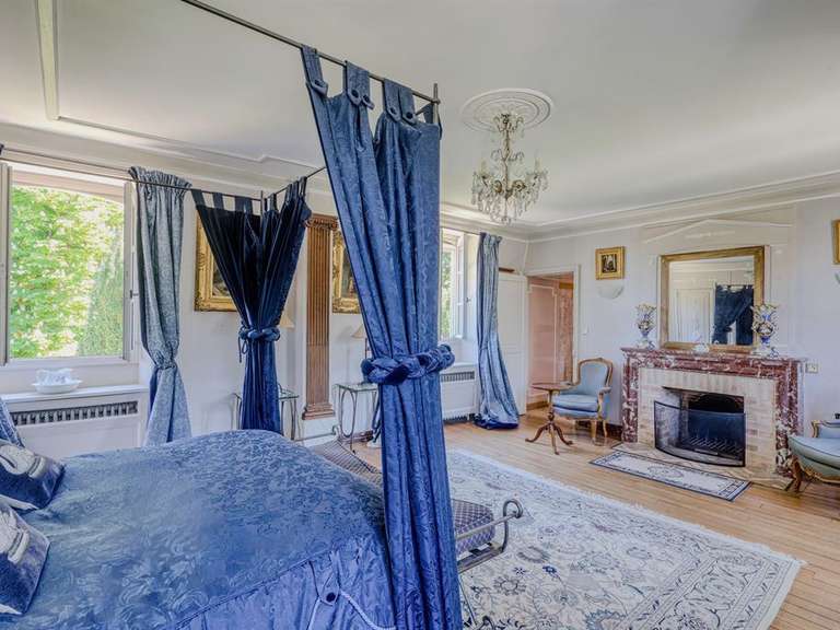 Château Chablis - 759m²