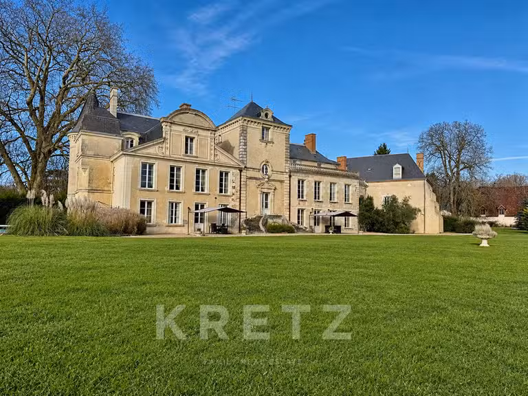 Château Chabris - 11 chambres - 936m²
