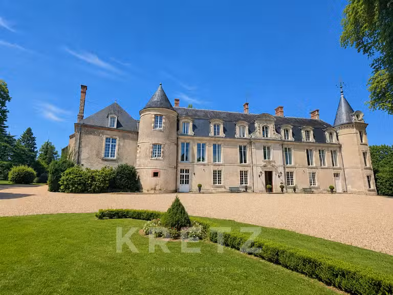 Château Chabris - 11 chambres - 936m²