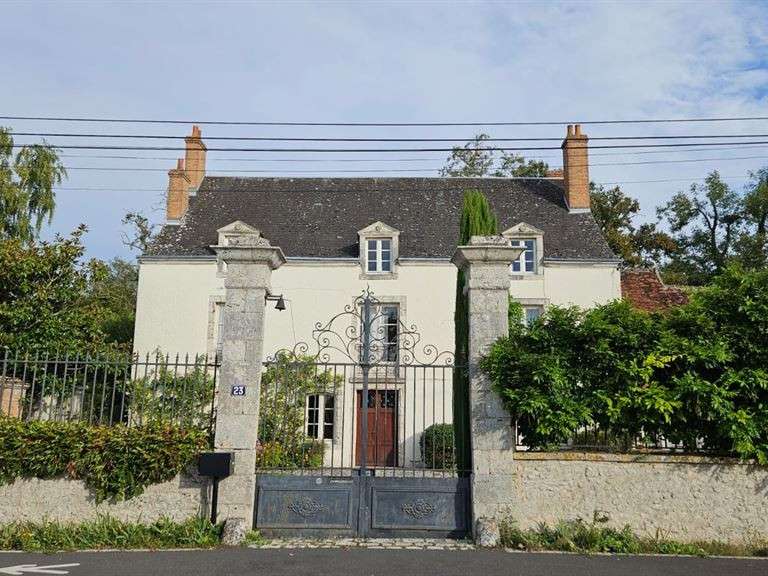 Maison Chaingy - 9 chambres - 371m²