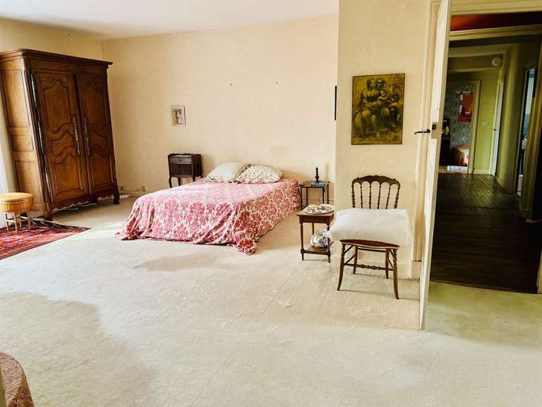 House Chaingy - 9 bedrooms - 371m²