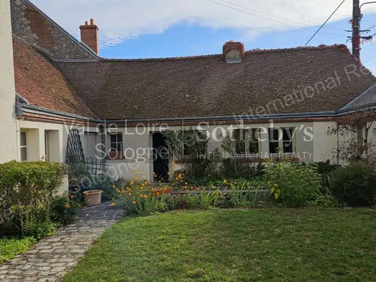 Maison Chaingy - 9 chambres - 371m²