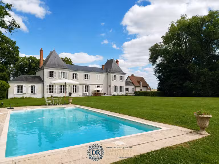 Maison Chaingy - 6 chambres - 400m²