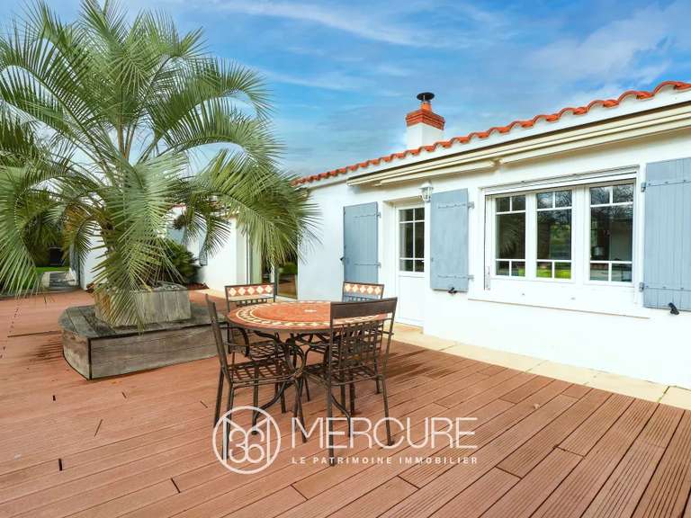 Maison Challans - 4 chambres - 180m²