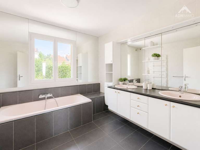 Maison Challex - 5 chambres - 200m²