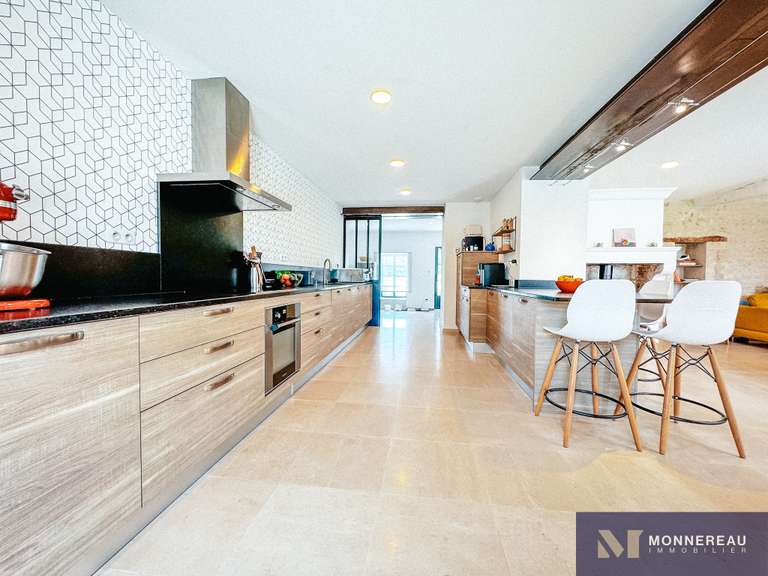 House Challignac - 4 bedrooms - 234m²