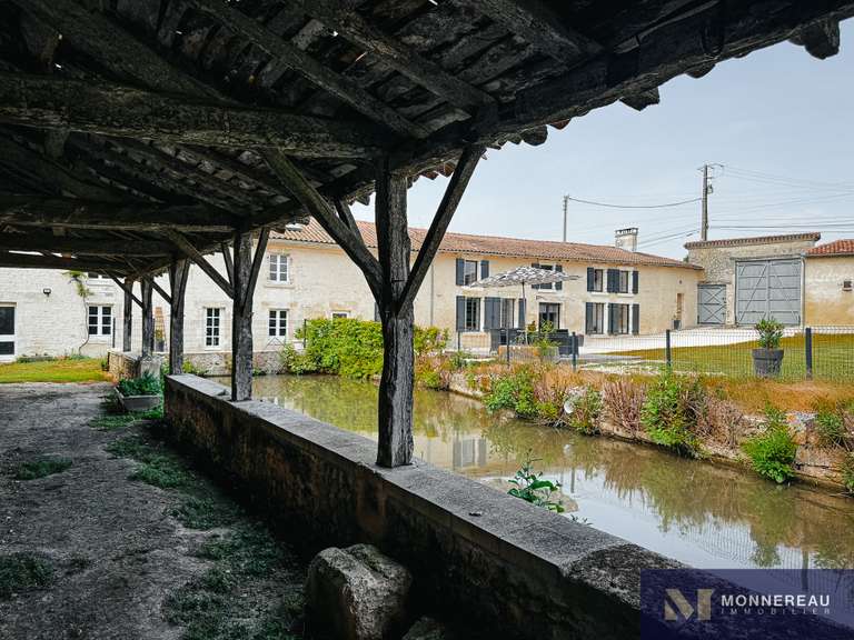 House Challignac - 4 bedrooms - 234m²