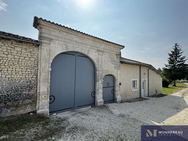 House Challignac - 4 bedrooms - 234m²