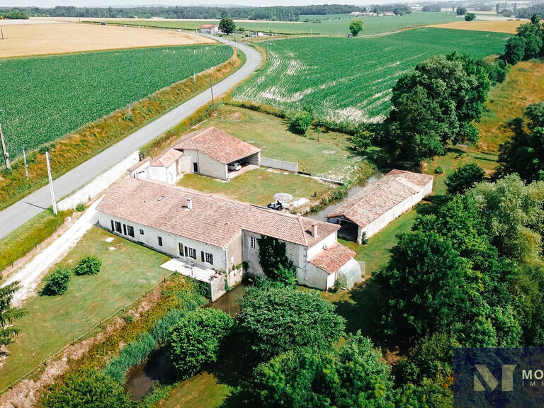 Maison Challignac - 4 chambres - 234m²