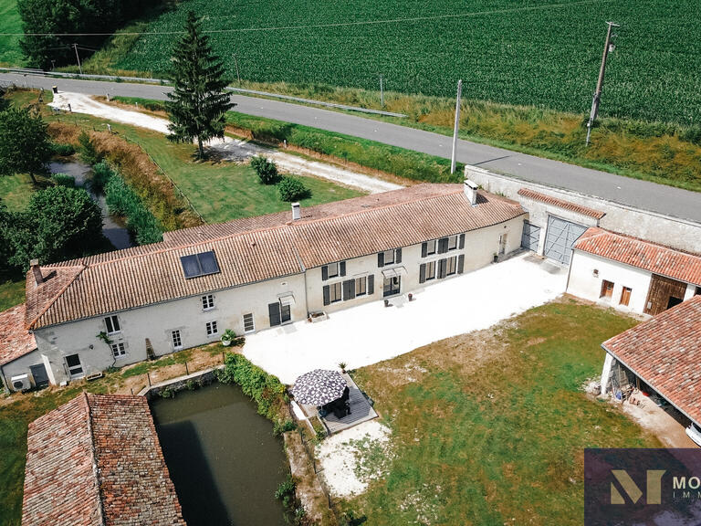 Maison Challignac - 4 chambres - 234m²