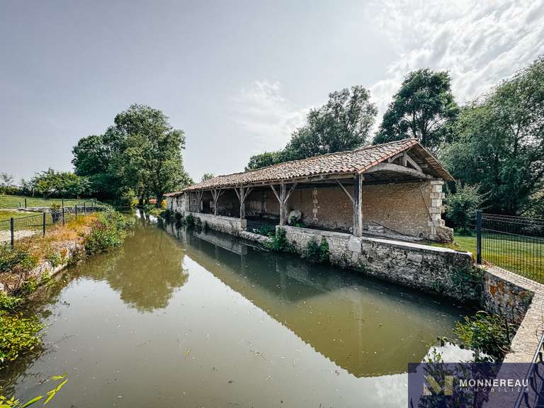 House Challignac - 4 bedrooms - 234m²