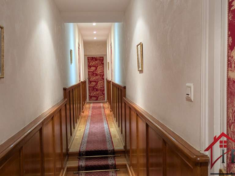 Maison Chalon-sur-Saône - 9 chambres - 460m²