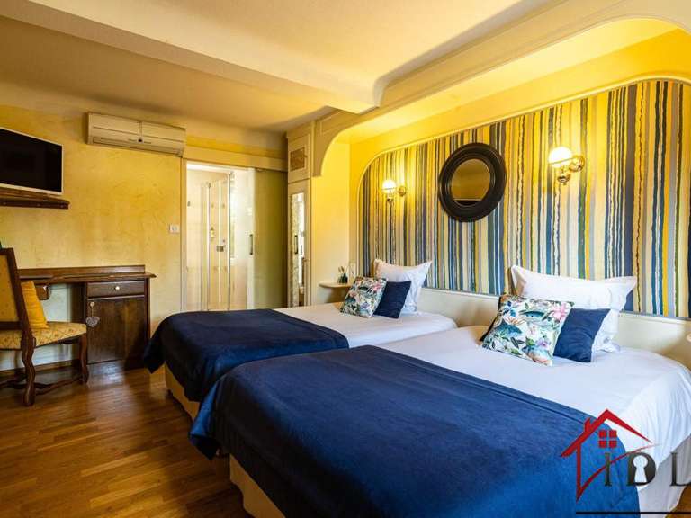 Maison Chalon-sur-Saône - 9 chambres - 460m²