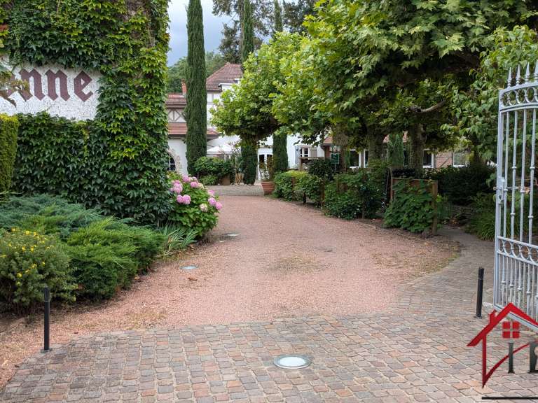 Maison Chalon-sur-Saône - 9 chambres - 460m²