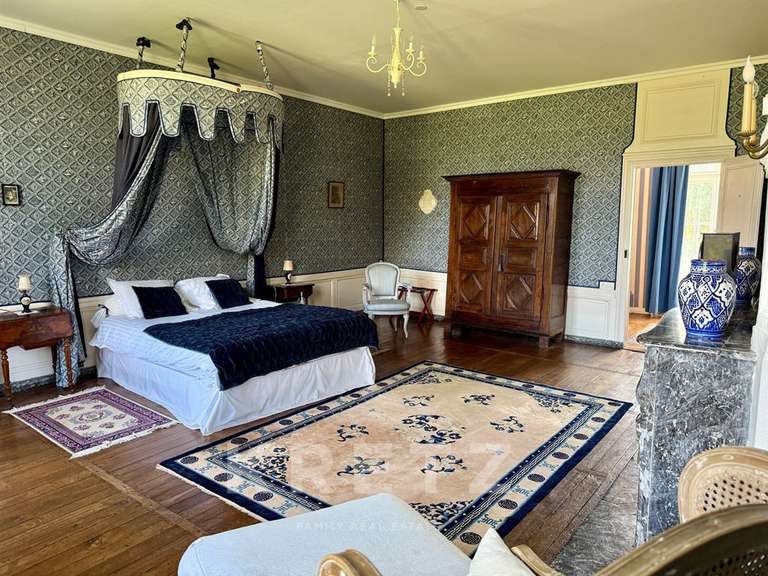 Castle Châlons-en-Champagne - 22 bedrooms - 1535m²