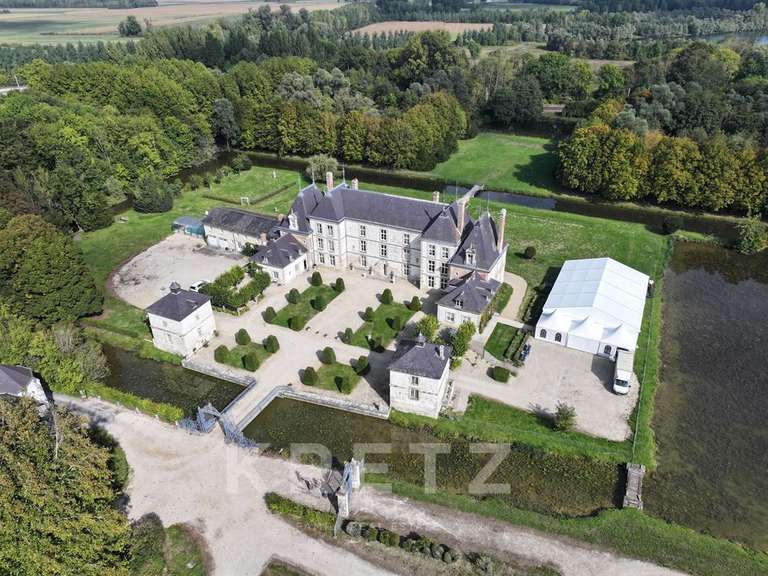 Castle Châlons-en-Champagne - 22 bedrooms - 1535m²