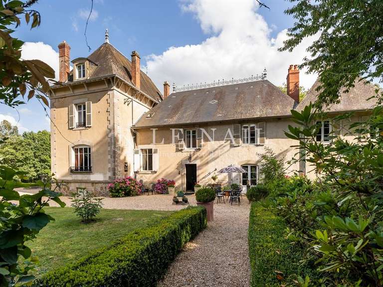 Château Châlus - 7 chambres - 495m²