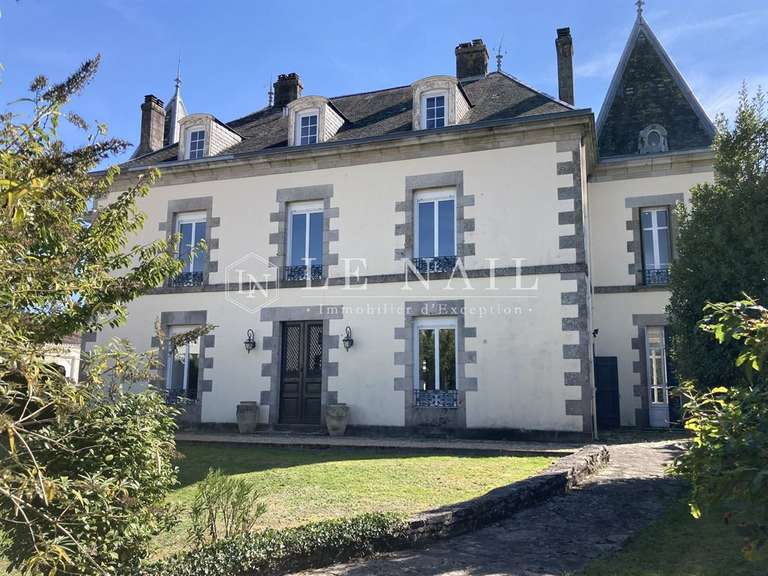 Maison Châlus - 8 chambres - 405m²
