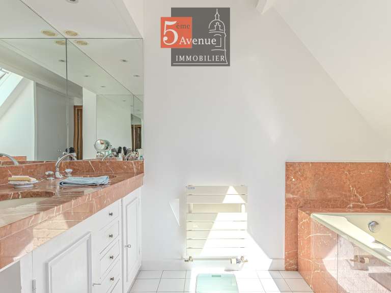 Maison Chamant - 5 chambres - 280m²