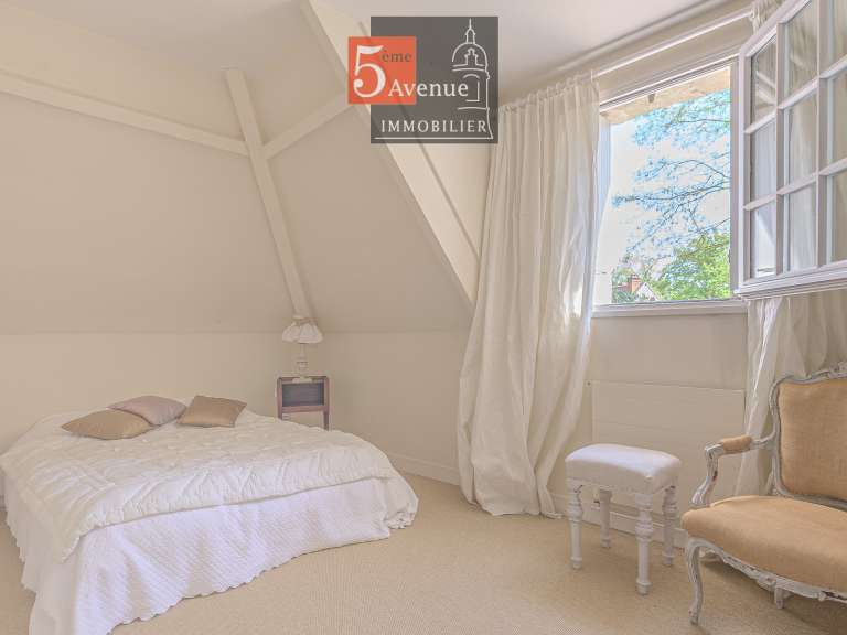 Maison Chamant - 5 chambres - 280m²