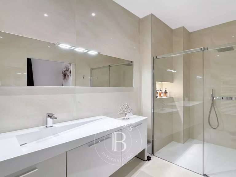 Appartement Chambéry - 2 chambres - 147m²