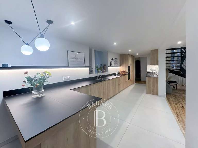 Appartement Chambéry - 3 chambres - 253m²