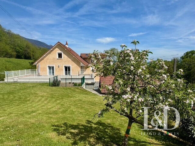 Maison Chambéry - 4 chambres - 144m²