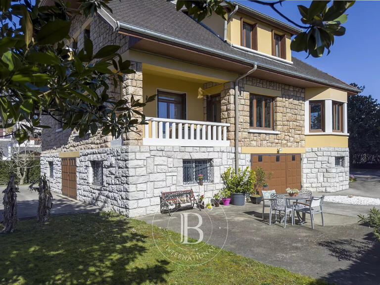 Maison Chambéry - 5 chambres - 227m²