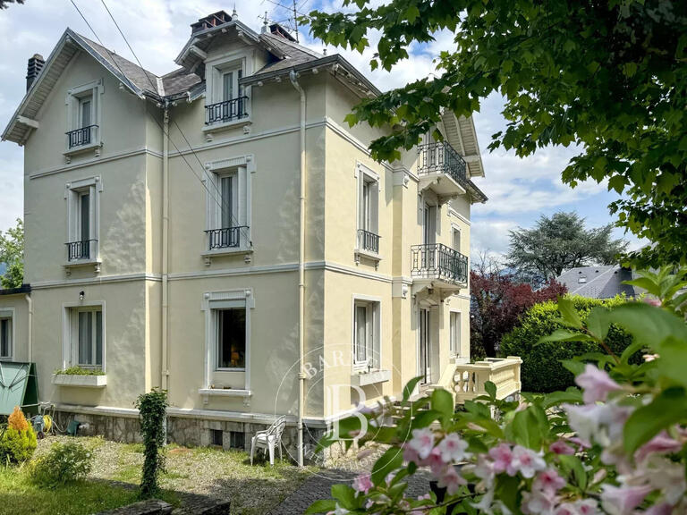 Maison Chambéry - 7 chambres - 237m²