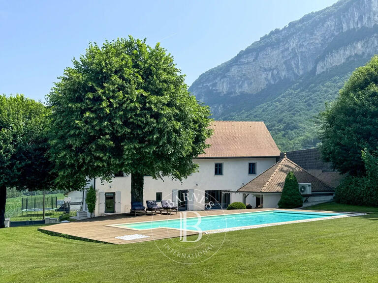 Maison Chambéry - 4 chambres - 235m²