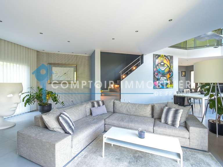 Maison Chambéry - 4 chambres - 242m²