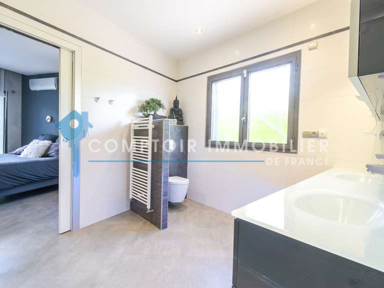 Maison Chambéry - 4 chambres - 242m²