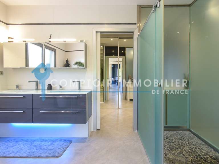 Maison Chambéry - 4 chambres - 242m²